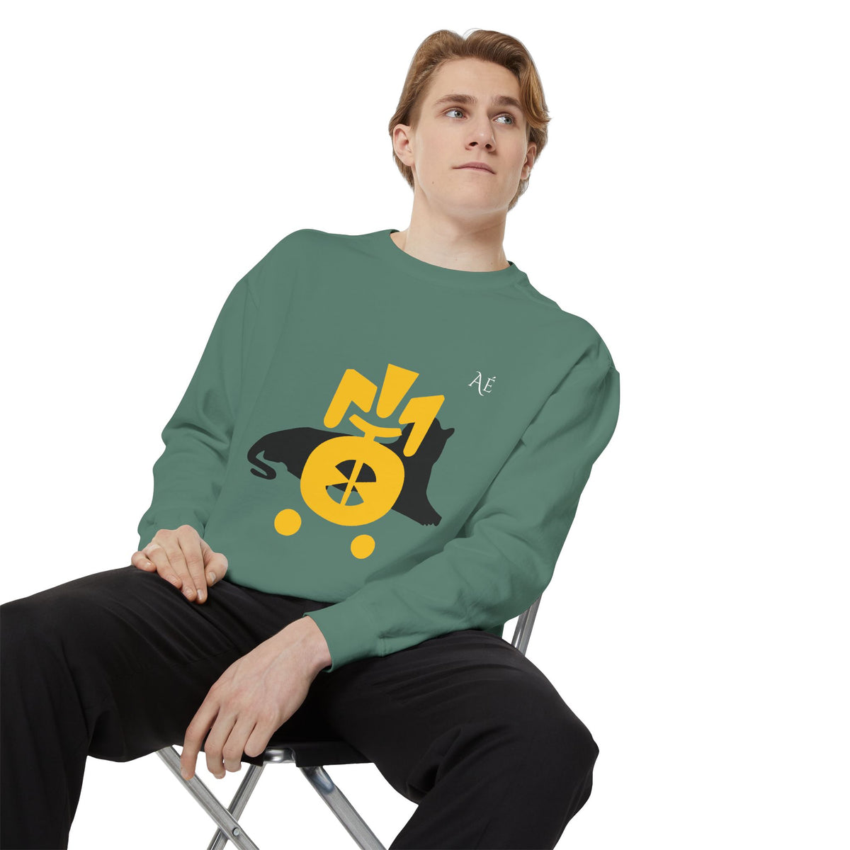 Tiger (寅) Jūnishi Zodiac Animals | 3 of 12 | Astré Crewneck Light Green Sweatshirt
